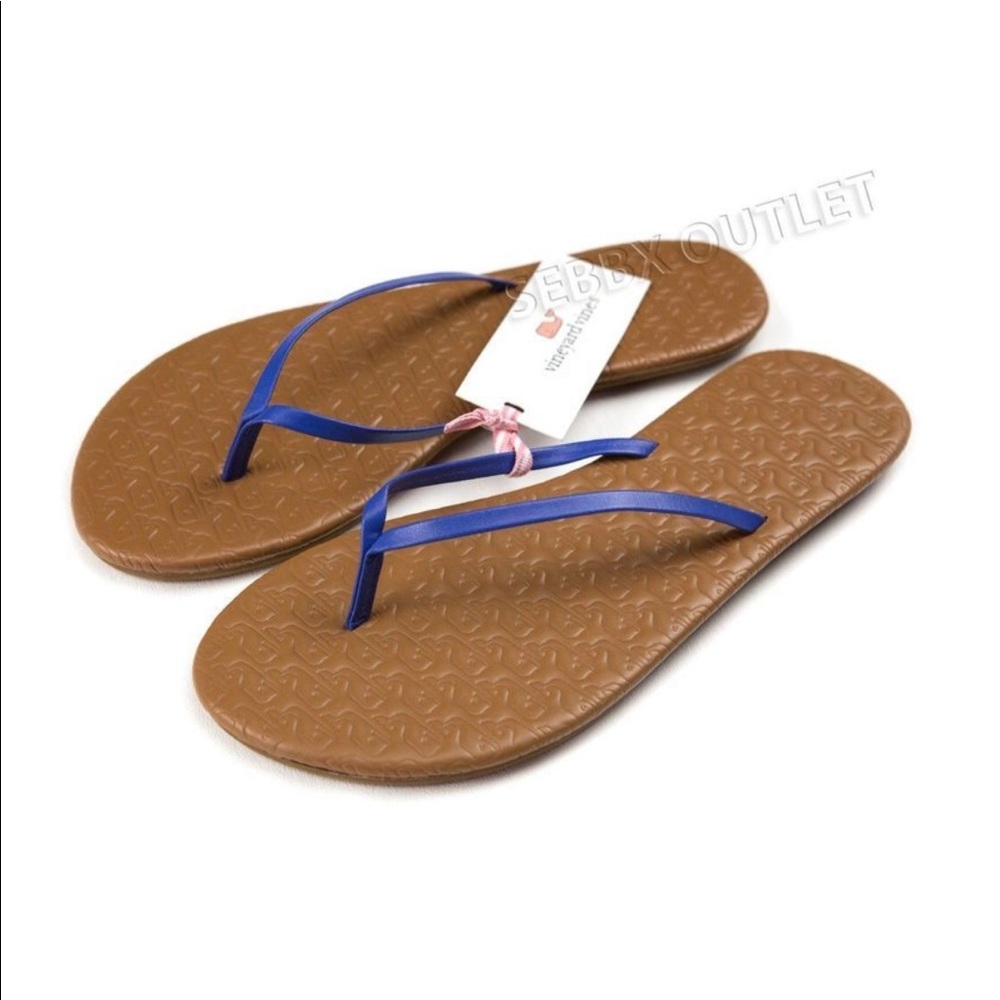Vineyard Vines Embossed Lea Whale Flip Flops